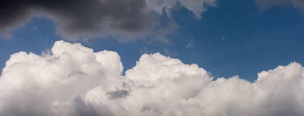 Fondo natural abstracto con nubes — Foto de Stock