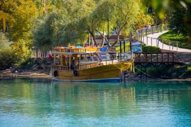 Manavgat, Türkiye - 19 Eylül 2019: Sudaki korsan gemisi 