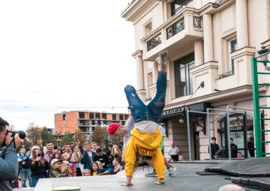 Uzhhorod, Ukrayna - 28 Eylül 2019: Tanımlanamayan atlet