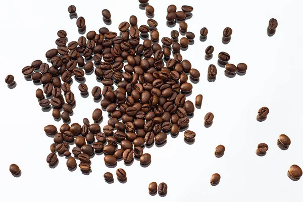 Espresso Rostade Kaffebönor Spegeln — Stockfoto