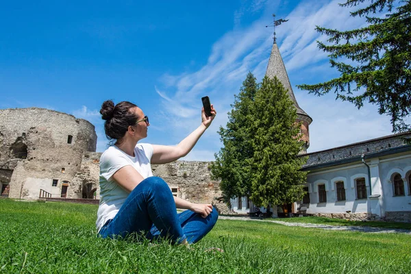 Sommar Resor Semester Människor Livsstil Kvinna Turist Tar Selfie Och — Stockfoto