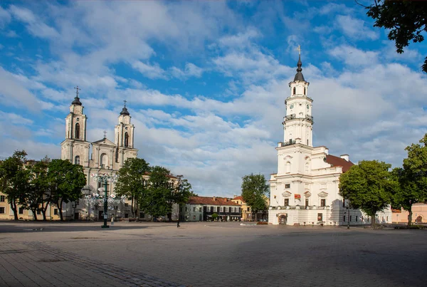 Kaunas Lithuanian 2015年7月12日 旧市街の市庁舎の眺め カウナス旧市街には現存するゴシック ルネサンス バロック様式の建物が数多く残っています — ストック写真