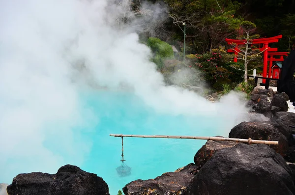 Umi Jigoku lub morze piekło w Beppu, Oita, Japonia: 3 stycznia 2016 — Zdjęcie stockowe