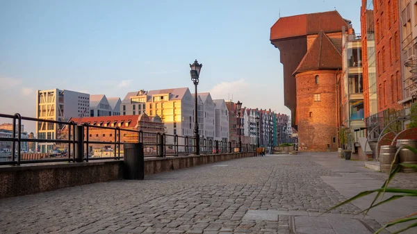 Ciudad Gdansk Con Grúa Portuaria Medival Más Antigua Llamada Zuraw — Foto de Stock
