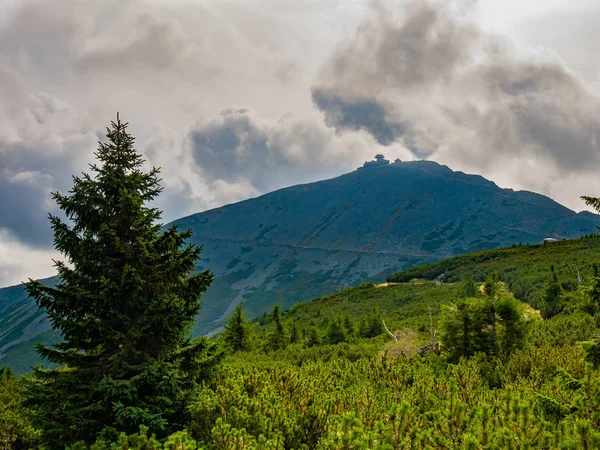 最も低いシレジアのピーク Karkonosze ポーランドのSniezka山 — ストック写真