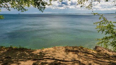 Polonya, Gdynia 'daki uçurumdan yaz sahili manzarası.