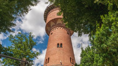 Gizycko 'daki eski su kulesi, Polonya' daki Masurian Gölü Bölgesi