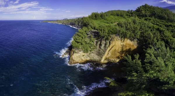 留尼汪岛无人机景观盖纳黄色悬崖 — 图库照片