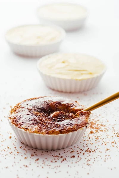 Creme Brulee Served White Porcelain Dish Caramelized Sugar Top Defocused — Stock Photo, Image