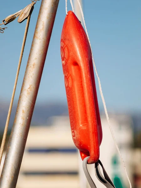 Equipamento de salvamento do salva-vidas na praia — Fotografia de Stock