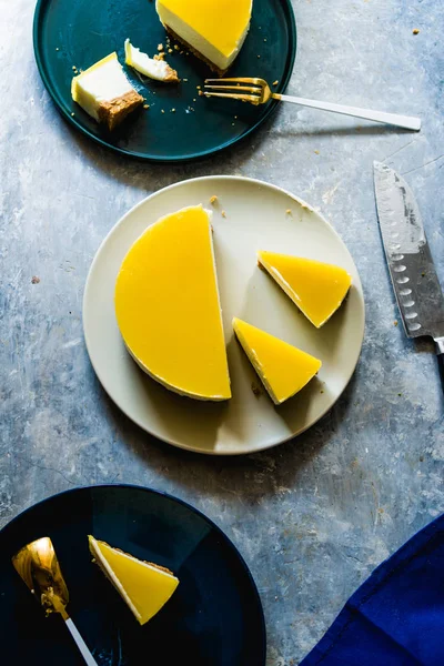 Mascarpone peyniri ve mangocheesecake — Stok fotoğraf