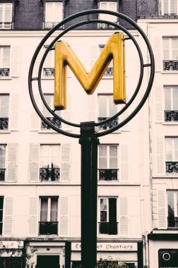 Metro Sign Paris Fransa