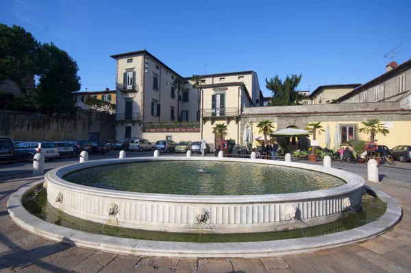 Fontän i Lucca, Italien, Europa — Stockfoto