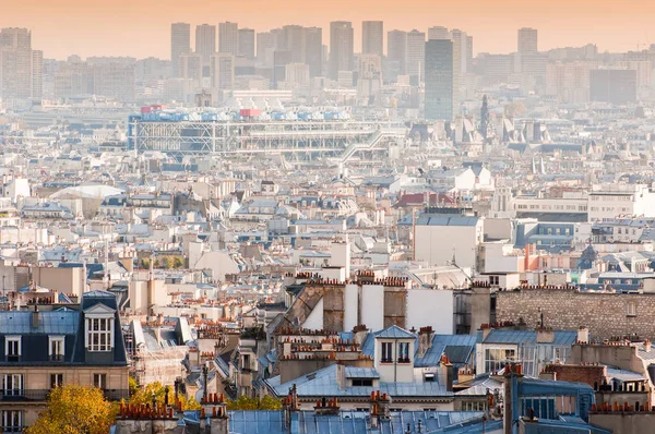 Pařížské střechy z Montmartre v Paříži — Stock fotografie