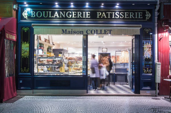 Typical boulangerie in Paris — Stock Photo, Image