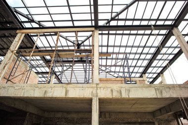 Çelik yapı inşaat altında evin çatısı için.