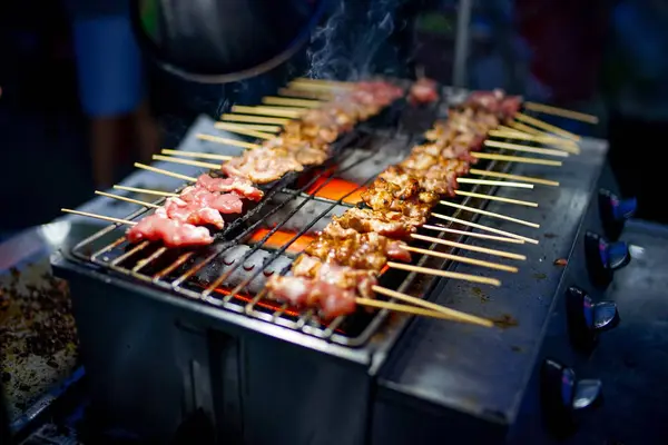 Традиционная Жареная Свинина Мясо Газовой Системе Гриль Вкусная Уличная Еда — стоковое фото