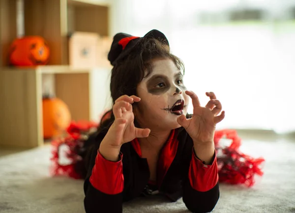 Retrato Asiática Niña Disfraz Halloween Actuación Aterrador Aterrador Expresión Para — Foto de Stock