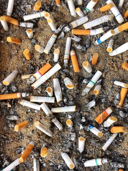 Beaucoup Cigarettes Sur Cendrier Après Avoir Fumé Cessez Fumer Concept — Photo