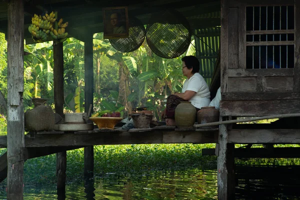 Ratchaburi, Tailandia: noviembre 25,2018 - Estilo de vida del folk tailandés — Foto de Stock