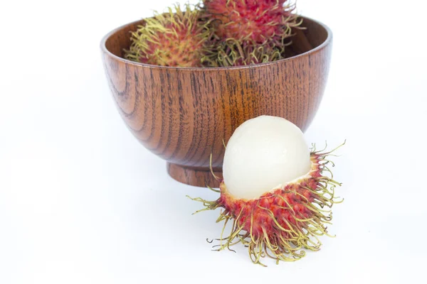 Rambutan fresco sobre fondo blanco — Foto de Stock
