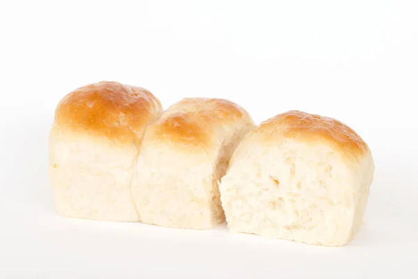 Свежий Домашний Хлеб Над Белым Столом — стоковое фото