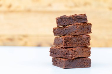 Kopya alanı olan ev yapımı çikolatalı kekleri kapat.