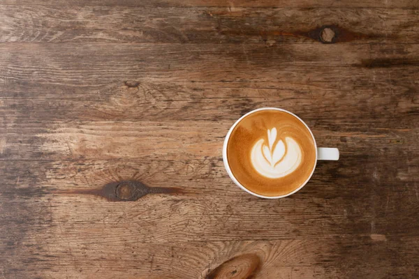 Piccolo Latte Art Tassendeckel Schöne Herzkunst Aus Milch Auf Holztisch — Stockfoto