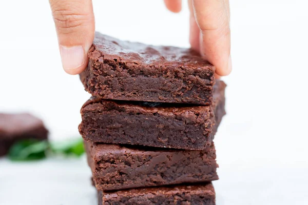 เอเช Picking อคโกแลต Brownie — ภาพถ่ายสต็อก