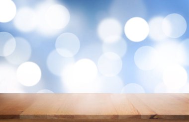 Mavi eğimli ahşap ürün görüntüsü.