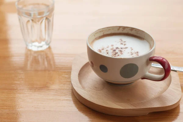 Una Taza Café Con Leche Escritorio Madera Tiempo Relajación Tiempo — Foto de Stock