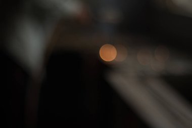 Kıvılcımlardan gelen Bokeh ışığı, endüstri tesislerinde kaynak çeliği. arkaplan için resim.