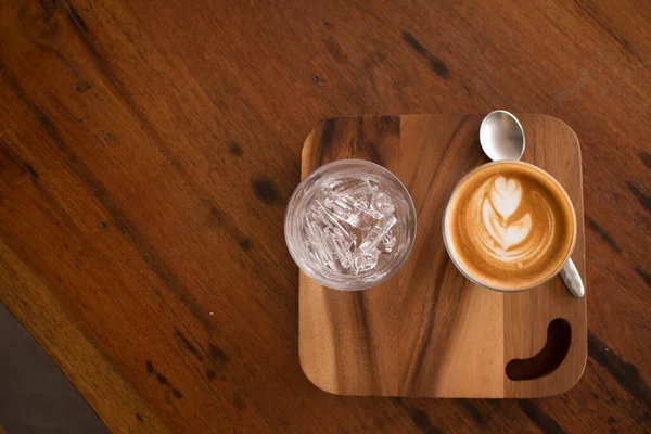 Pikolo Latte Sanatı Sütten Yapılmış Kalp Sanatı — Stok fotoğraf