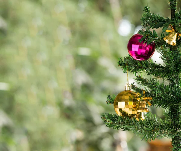 Árbol Navidad Decorado Con Adornos Coloridos Diseño Copyspace Para Hacer —  Fotos de Stock