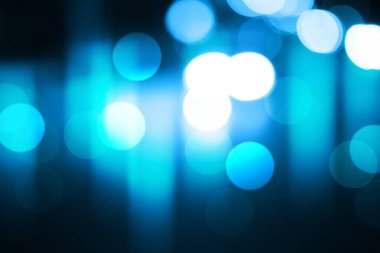 Bulanık açık mavi eğimli bokeh soyut arkaplan.