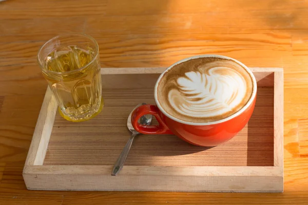 Latte Τέχνη Ένα Κύπελλο Συμπλήρωση Όμορφη Τέχνη Από Γάλα — Φωτογραφία Αρχείου