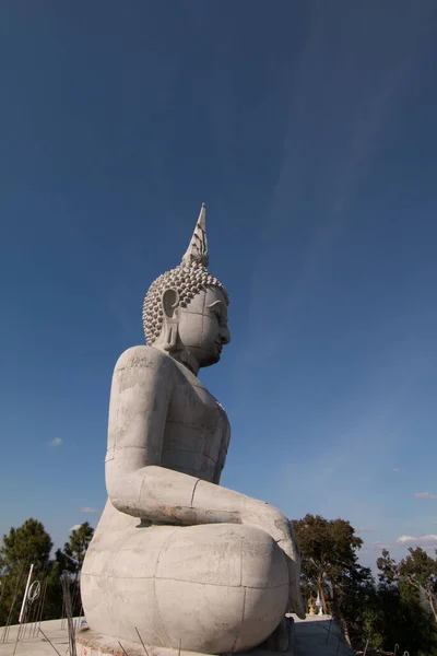 Budha Socha Budova Venkovní Chrámu Thajska Modrém Pozadí Oblohy — Stock fotografie