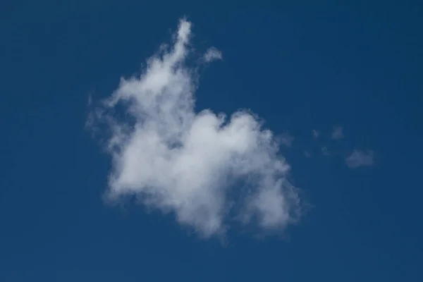 Голубое Небо Фоне Облаков Имеет Место Размещения Текста Продукта — стоковое фото