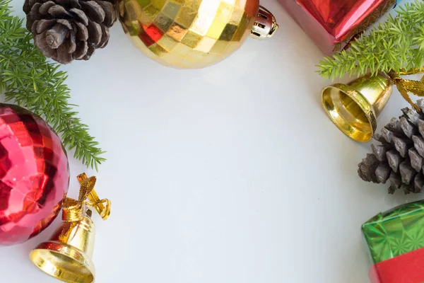 Albero Natale Decorato Con Ornamenti Colorati Design Copyspace Fare Sfondo — Foto Stock