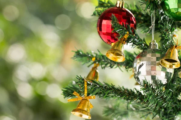 Árbol Navidad Decorado Con Adornos Coloridos Diseño Copyspace Para Hacer —  Fotos de Stock