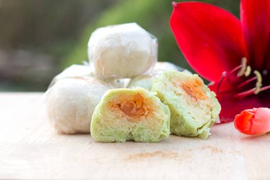 Yumurta sarısı ile Çin Pastası-Mung Fasulyesi.