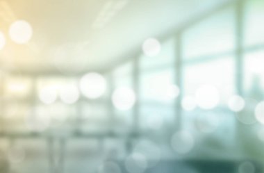 Şehir binası geçmişi olan bir ofis odası bulanıklığı..