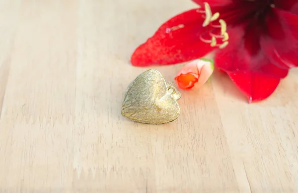 Hjärtan Och Röd Blomma Design För Kärlek Bröllop Och Alla — Stockfoto