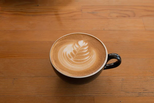 Piccolo Latte Konst Kopp Toppa Vacker Hjärta Konst Från Mjölk Stockfoto