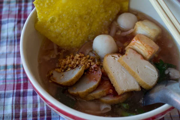 Mie Nasi Dengan Bola Pork Daging Babi Dan Sayuran Makanan — Stok Foto