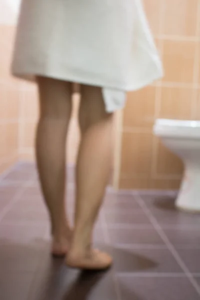 Suddig Kvinna Toaletten — Stockfoto