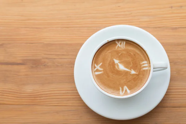 Primer Plano Una Taza Café Caliente Latte Art Sobre Fondo — Foto de Stock