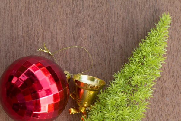 Geschmückter Weihnachtsbaum Mit Bunten Ornamenten Und Copyspace Design Für Make — Stockfoto