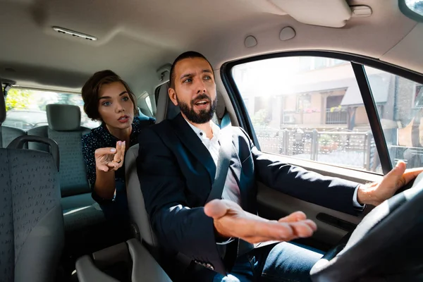 Taxi Driver Driving Car Having Argument Female Passenger — Stock Photo, Image