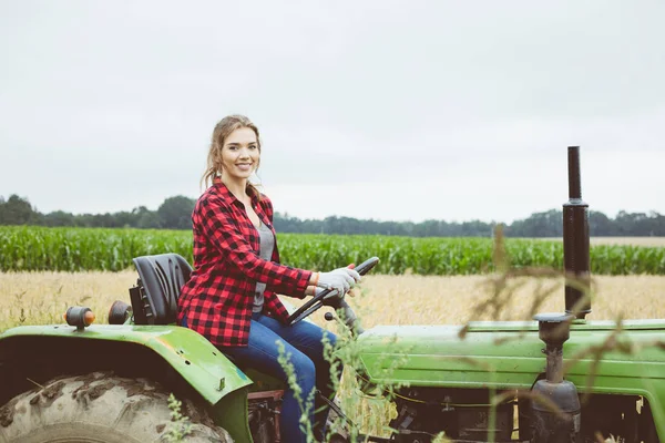 Outdoor Shot Happy Young Woman Sitting Tractor Corn Filed Background — Stock Photo, Image